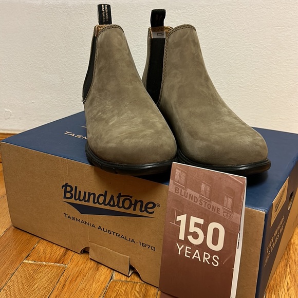 Blundstone 1974 Chelsea Boots. New! Nubuck, USA size 6 - Picture 4 of 11